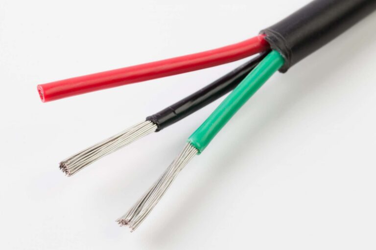 CROSSEVEN PVC POKOSITRNI KABEL 3X1,5mm2 - 1m